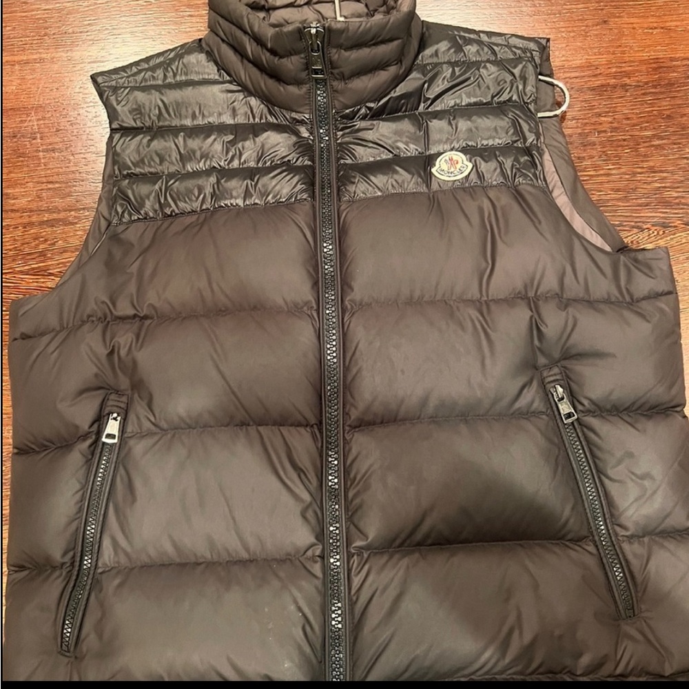 Men’s Moncler Vest Black Matte and Part Shiny, Size 5, Great Condition Buy Now!